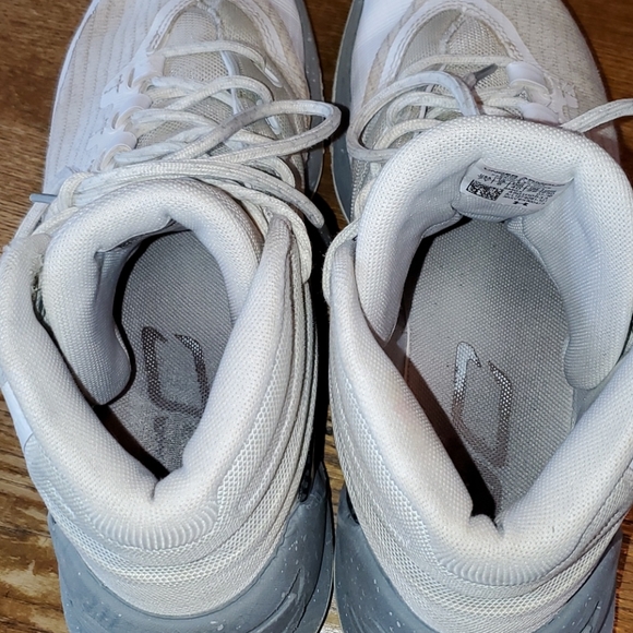 Under Armour Shoes - Picture 8 of 8